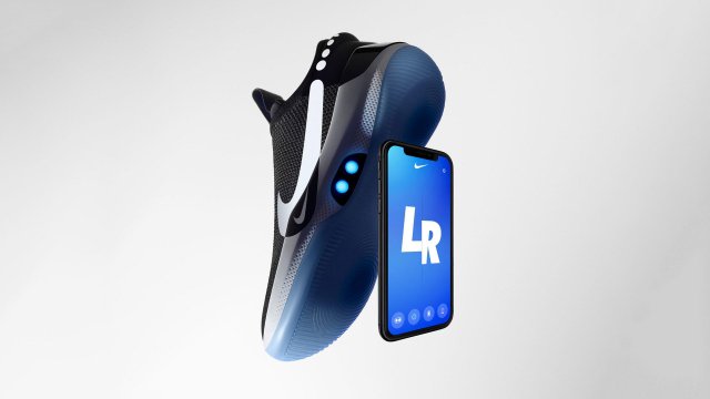 Nike Adapt BB, le scarpe che si allacciano con lo smartphone - FASTWEB