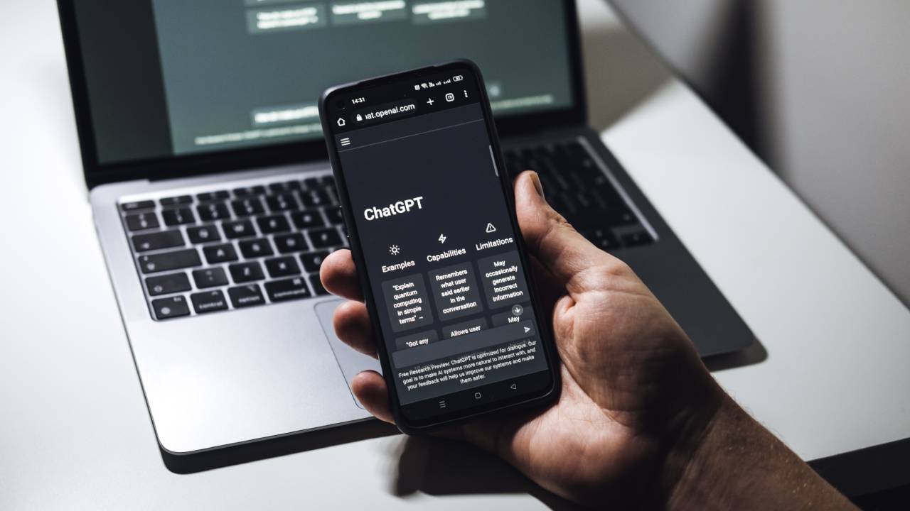 ChatGPT su smartphone ChatGPT su smartphone