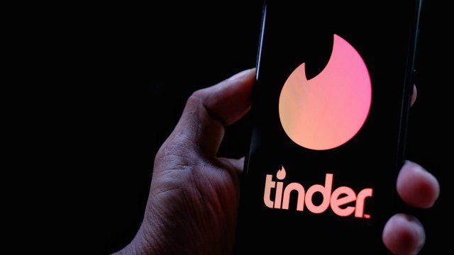 tinder funzioni ai dating online