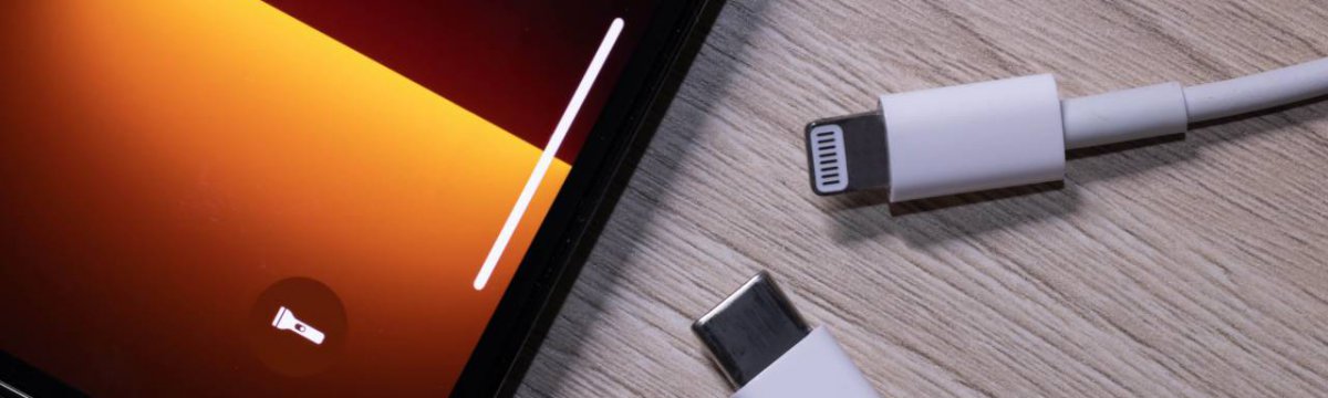 Cavo USB-C o Thunderbolt per iPhone 15? Tutto quello che devi