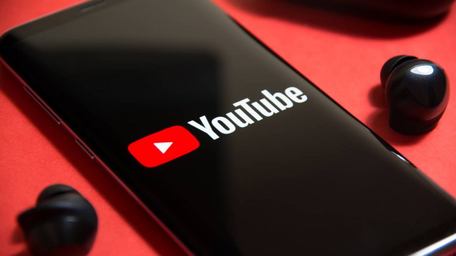 smartphone con app di youtube