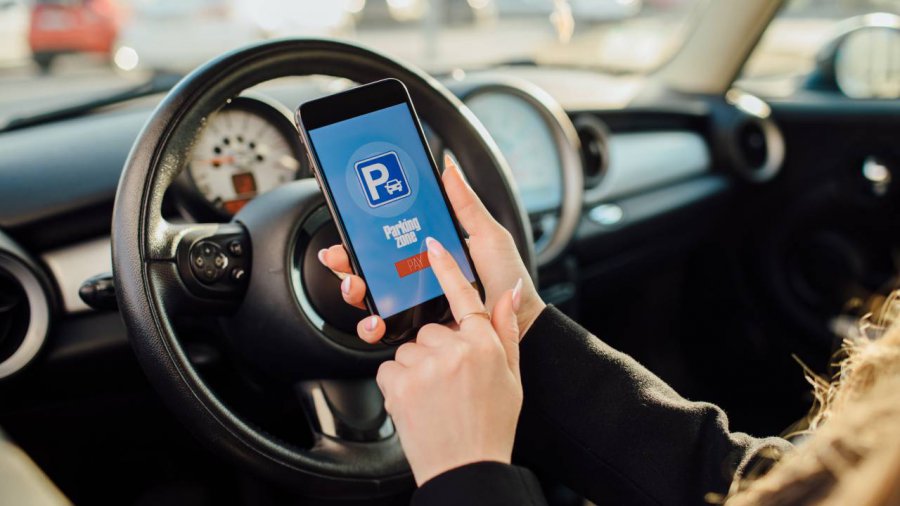 Parcheggio con smartphone, le app